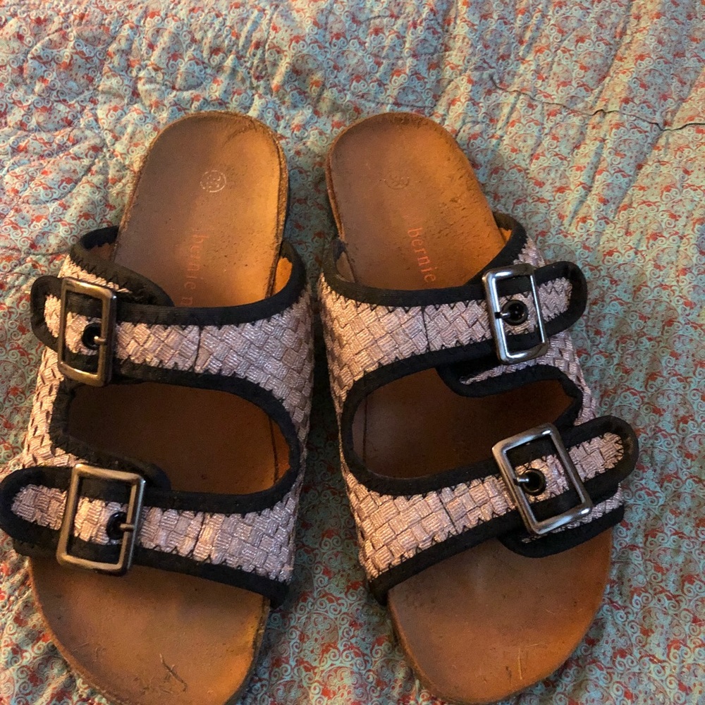 Women’s sandals